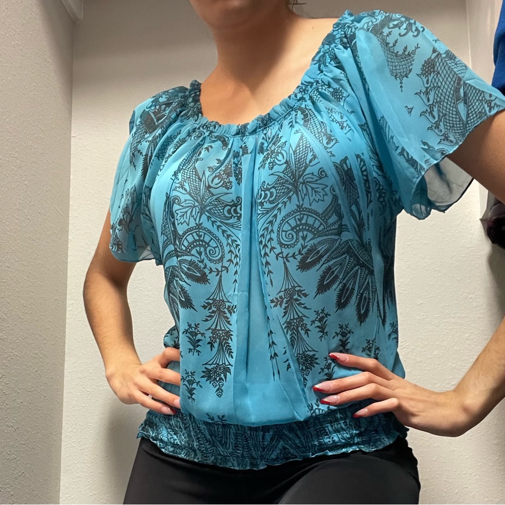 Very pretty blue blouse